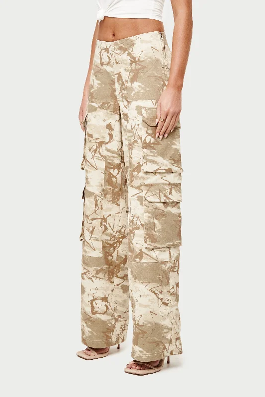 SIDE ZIP CAMO CARGO PANTS - BEIGE