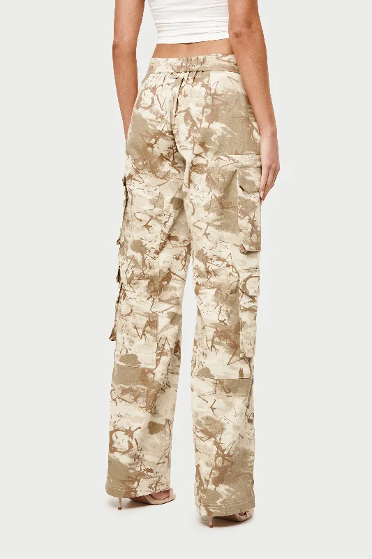 SIDE ZIP CAMO CARGO PANTS - BEIGE