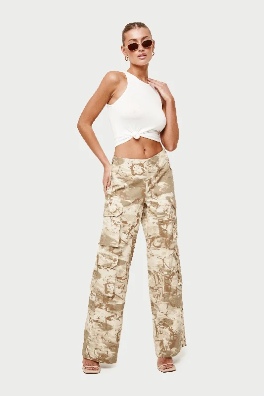 SIDE ZIP CAMO CARGO PANTS - BEIGE