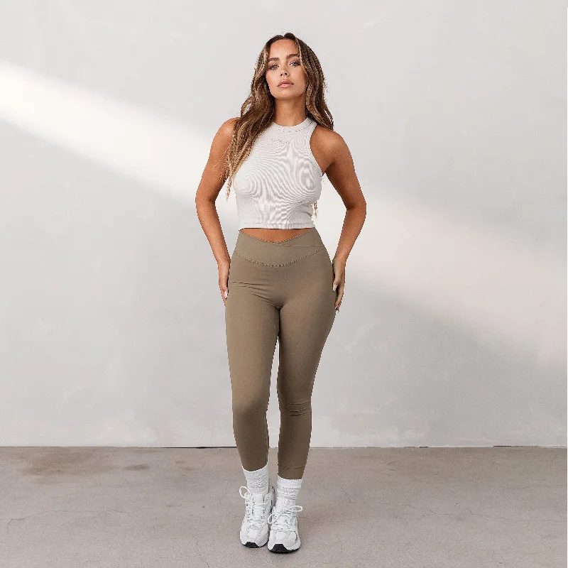 Silhouette Crossover Leggings - Dune